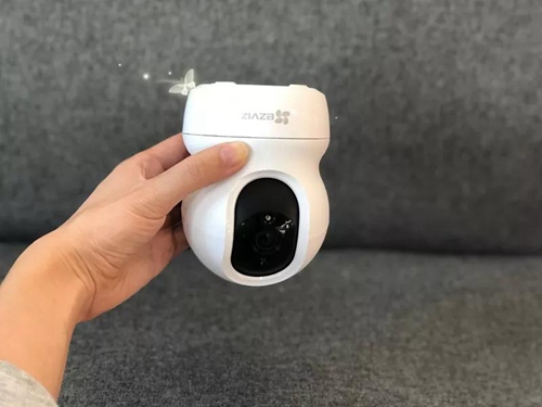 室内高清监控追捕神手:集360度视角、人脸人形追踪、双向语音多种才华于一体