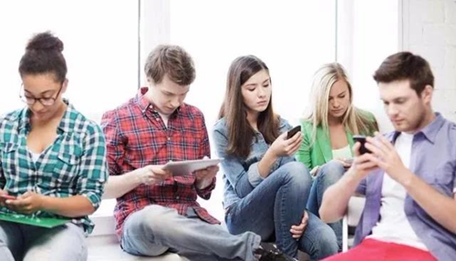 海曼智慧客厅全屋解决方案:自定义灯光场景,一键切换影音模式,打造属于你的健康管家