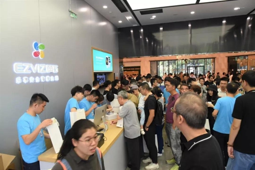 萤石荣获明源云“智能家居行业竞争力十强供应商”:构建以安全为核心的生活IoT生态系统