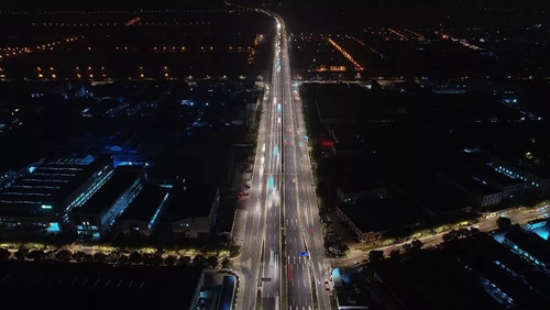 欧普照明将光与智能联结,为智慧城市建设打造定制化道路照明解决方案