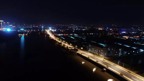 欧普照明将光与智能联结,为智慧城市建设打造定制化道路照明解决方案
