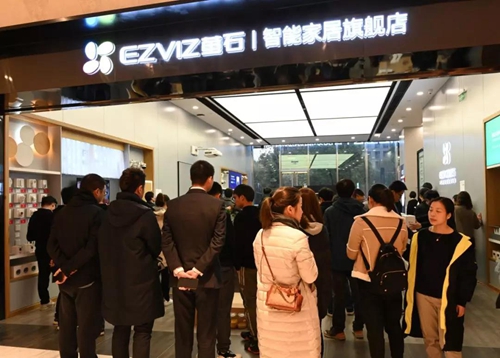 现场丨萤石智能视觉扫地机器人新品体验会,全方位介绍在清洁领域的创新