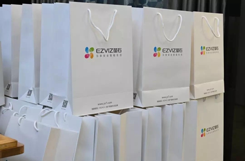 现场丨萤石智能视觉扫地机器人新品体验会,全方位介绍在清洁领域的创新