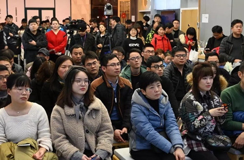 现场丨萤石智能视觉扫地机器人新品体验会,全方位介绍在清洁领域的创新