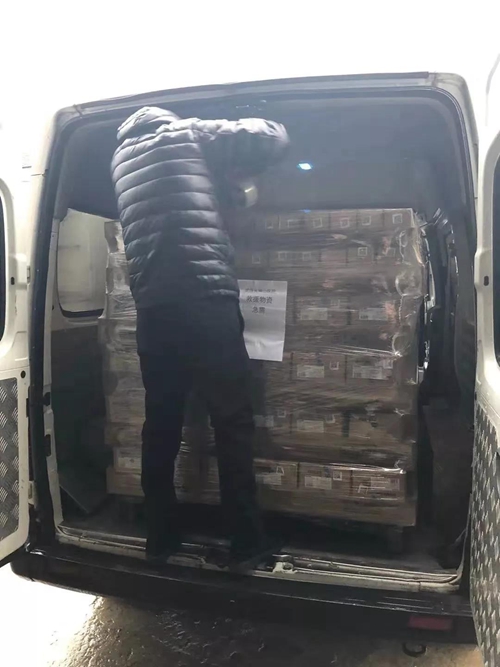 昕诺飞中国捐赠价值80万元人民币照明产品和防护物资