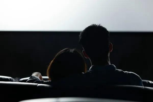 海信激光电视:有全色激光技术,实现杜比环绕全景音效