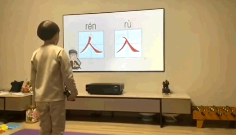 海信激光电视拥有超高音质和超全曲库,带来极致生活体验