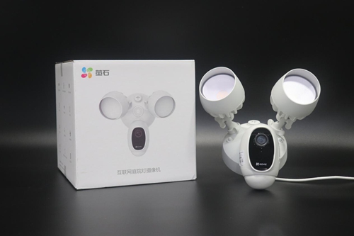 数智评测室丨萤石LC1C庭院灯摄像机:摄像照明 双剑合一