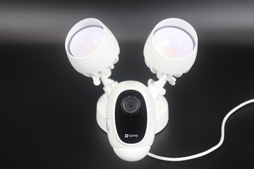 数智评测室丨萤石LC1C庭院灯摄像机:摄像照明 双剑合一